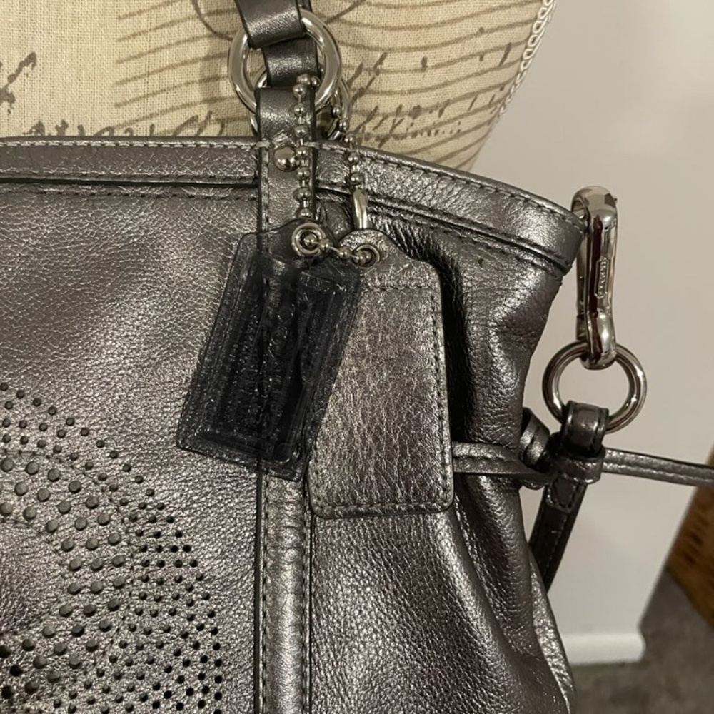 Coach - Silver metallic - EUC - Picture 8 of 9